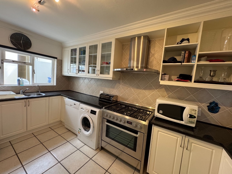  Bedroom Property for Sale in Signal Hill Western Cape
